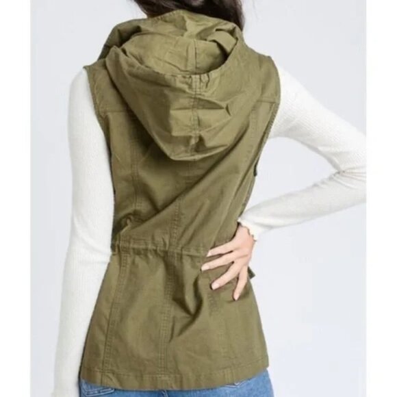 Love Tree Women's Army Green Hooded Utility Vest - Picture 2 of 7